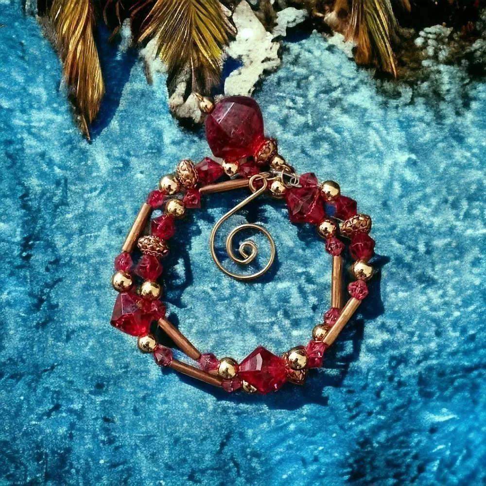 Beaded Memory Wire Ornament Spiral Dangle‎ Twist Sparkly Christmas Red Gold Tone